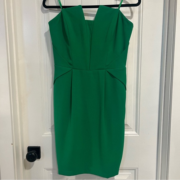 Adelyn Rae Beautiful Strapless Green Pleated Mini Dress. Size Medium. - Picture 1 of 14